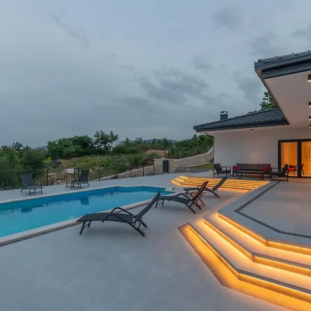 New! Dalmatia With Sauna, Hot Tub, Heated Pool * Grubine