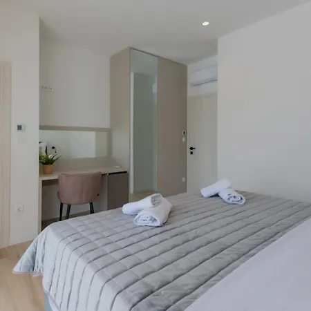 New! Dalmatia With Sauna, Hot Tub, Heated Pool Villa
