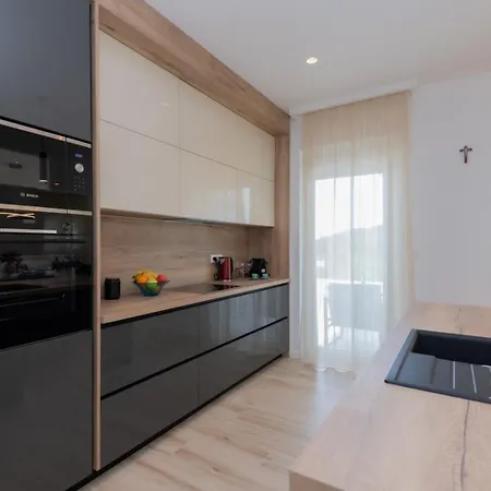 Villa New! Dalmatia With Sauna, Hot Tub, Heated Pool Grubine