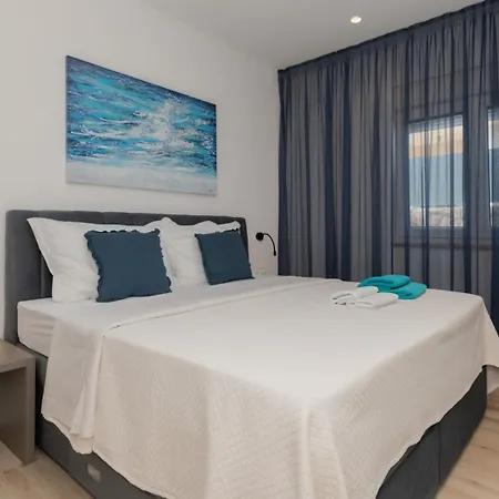 New! Dalmatia With Sauna, Hot Tub, Heated Pool Villa Grubine