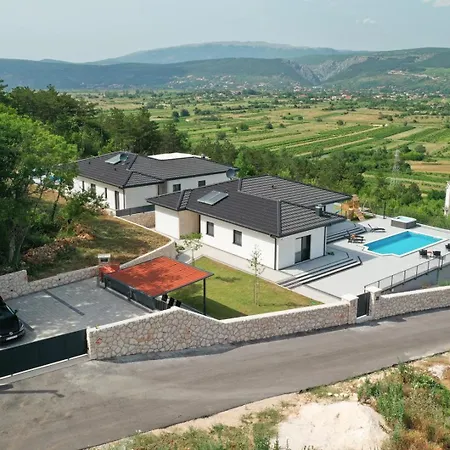 New! Dalmatia With Sauna, Hot Tub, Heated Pool *
