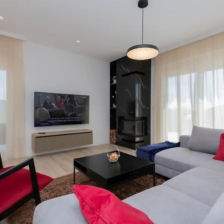 New! Dalmatia With Sauna, Hot Tub, Heated Pool