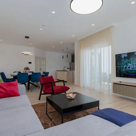 Villa New! Dalmatia With Sauna, Hot Tub, Heated Pool