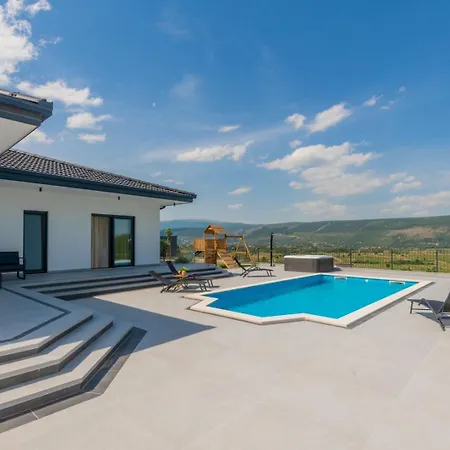 New! Dalmatia With Sauna, Hot Tub, Heated Pool