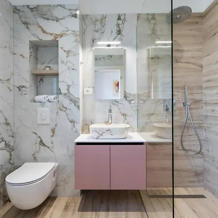 Dalmatia With Sauna, Hot Tub, Heated Pool *