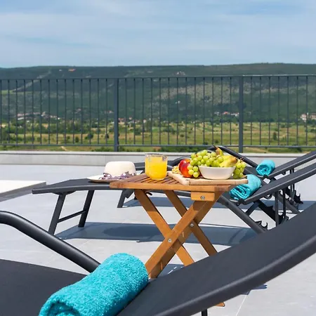 Dalmatia With Sauna, Hot Tub, Heated Pool