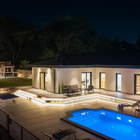 Villa Dalmatia With Sauna, Hot Tub, Heated Pool