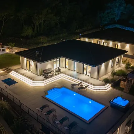 New! Dalmatia With Sauna, Hot Tub, Heated Pool