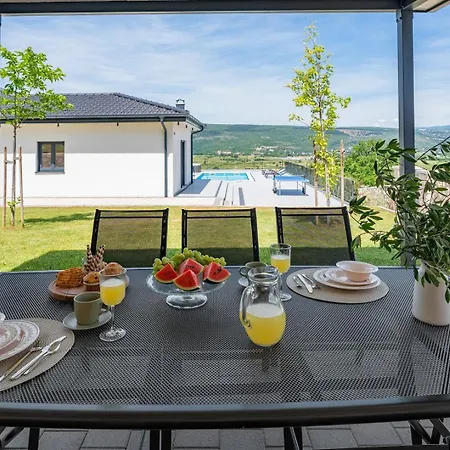 Villa Dalmatia With Sauna, Hot Tub, Heated Pool