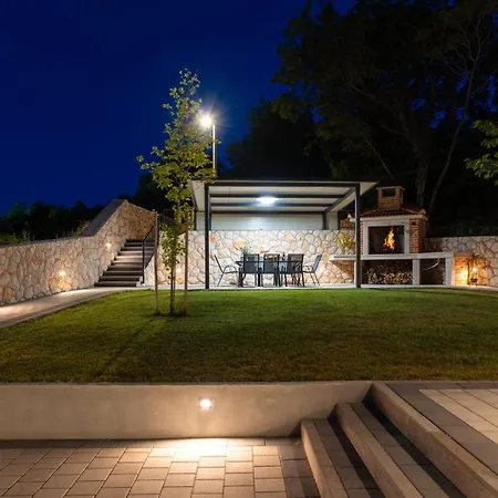 Dalmatia With Sauna, Hot Tub, Heated Pool Villa Grubine