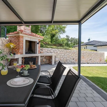 Dalmatia With Sauna, Hot Tub, Heated Pool Grubine