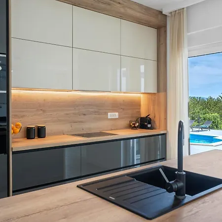 Villa New! Dalmatia With Sauna, Hot Tub, Heated Pool Grubine