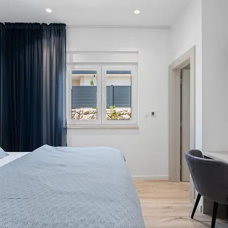 Villa Dalmatia With Sauna, Hot Tub, Heated Pool *