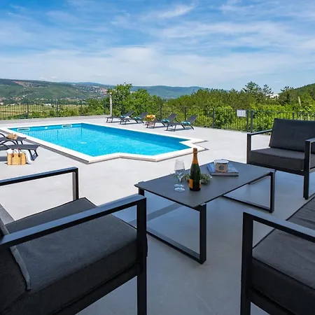 Villa Dalmatia With Sauna, Hot Tub, Heated Pool