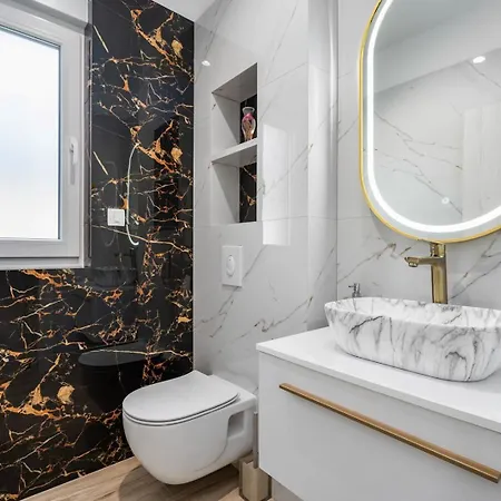 Dalmatia With Sauna, Hot Tub, Heated Pool Villa *