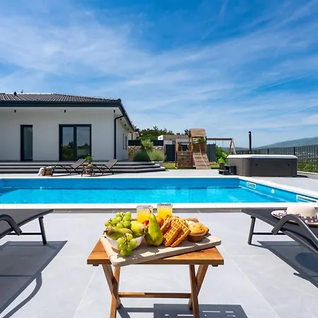 Dalmatia With Sauna, Hot Tub, Heated Pool * Grubine